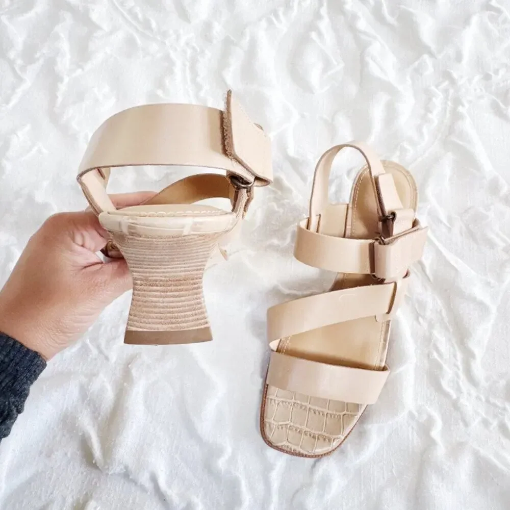 Donald Pliner Kamele Kitten Heel Sandal New